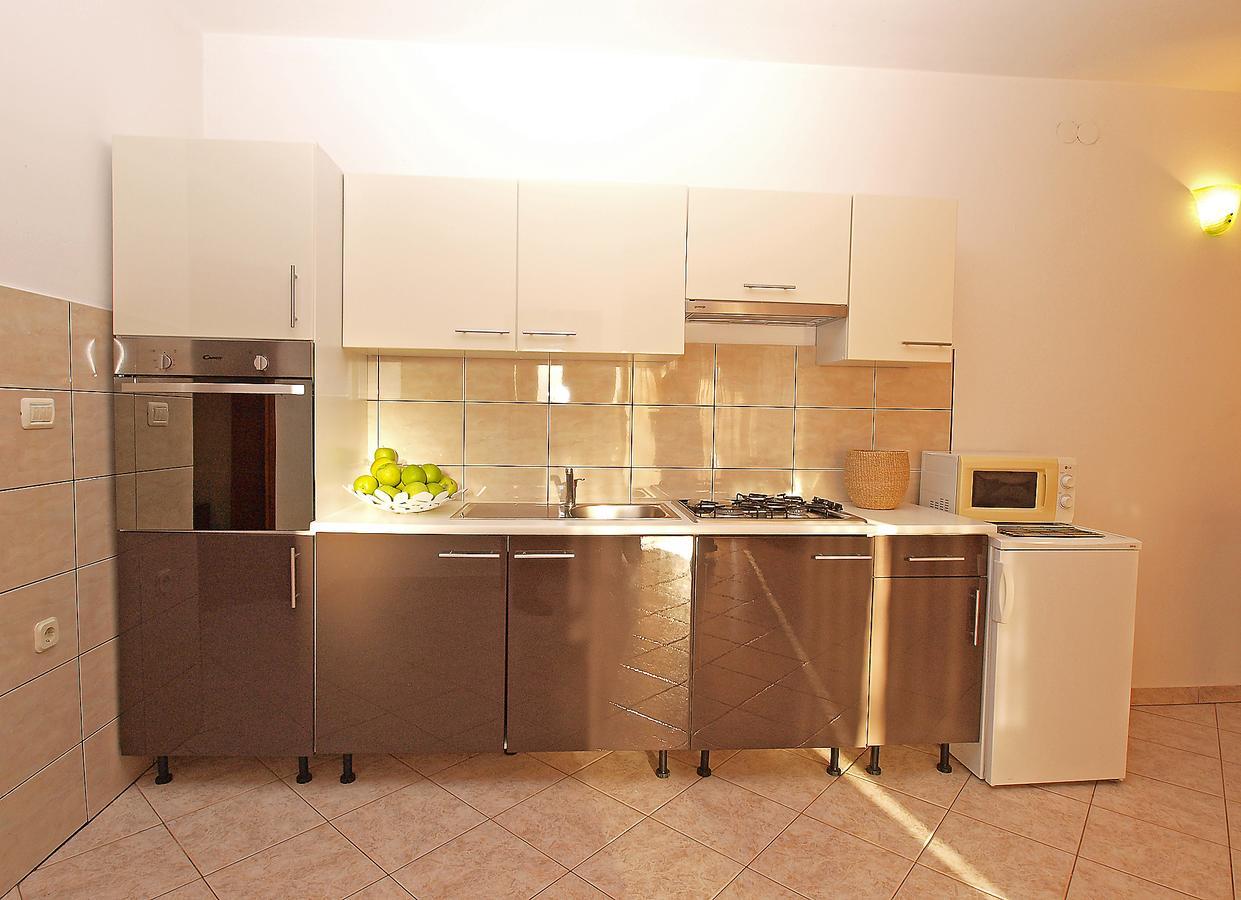 Apartments Dusanka 799 Fažana Exterior foto