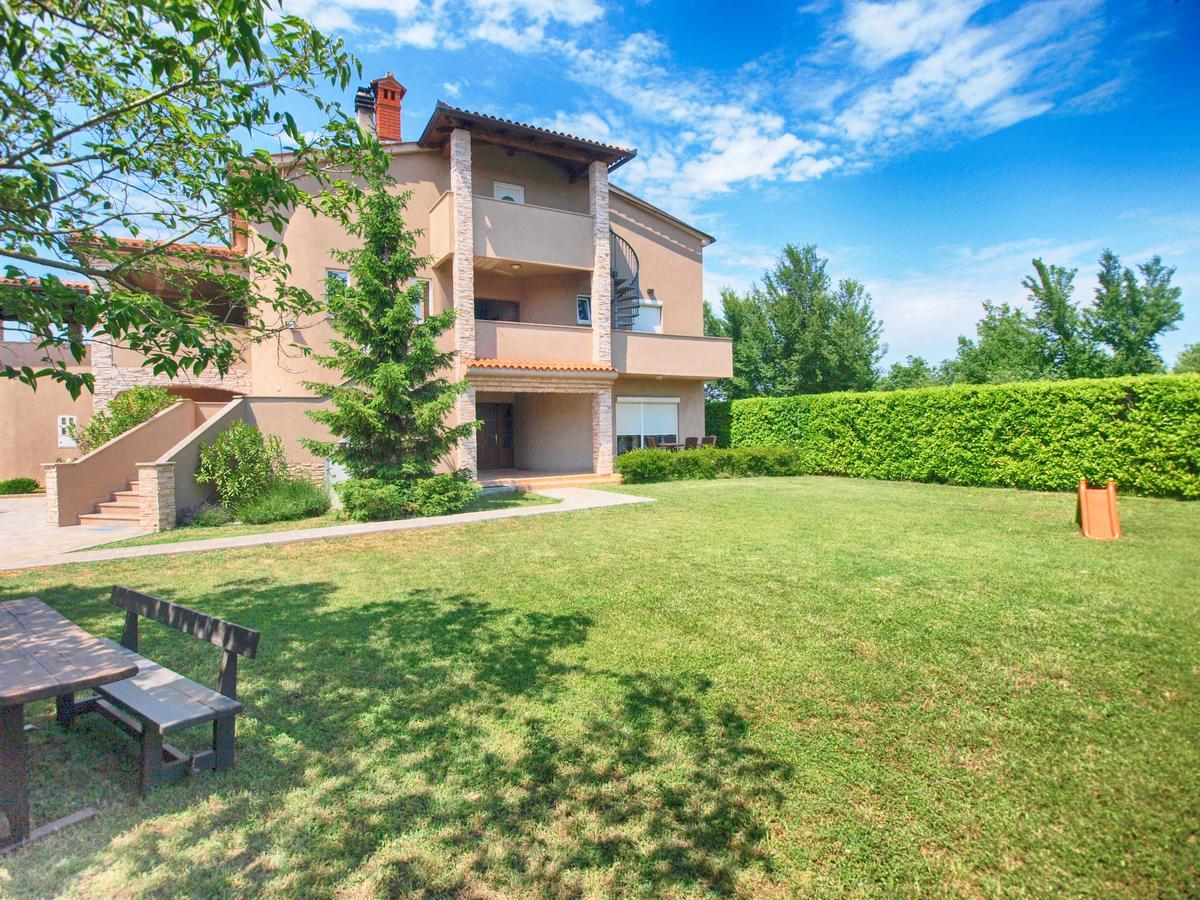 Apartments Dusanka 799 Fažana Exterior foto